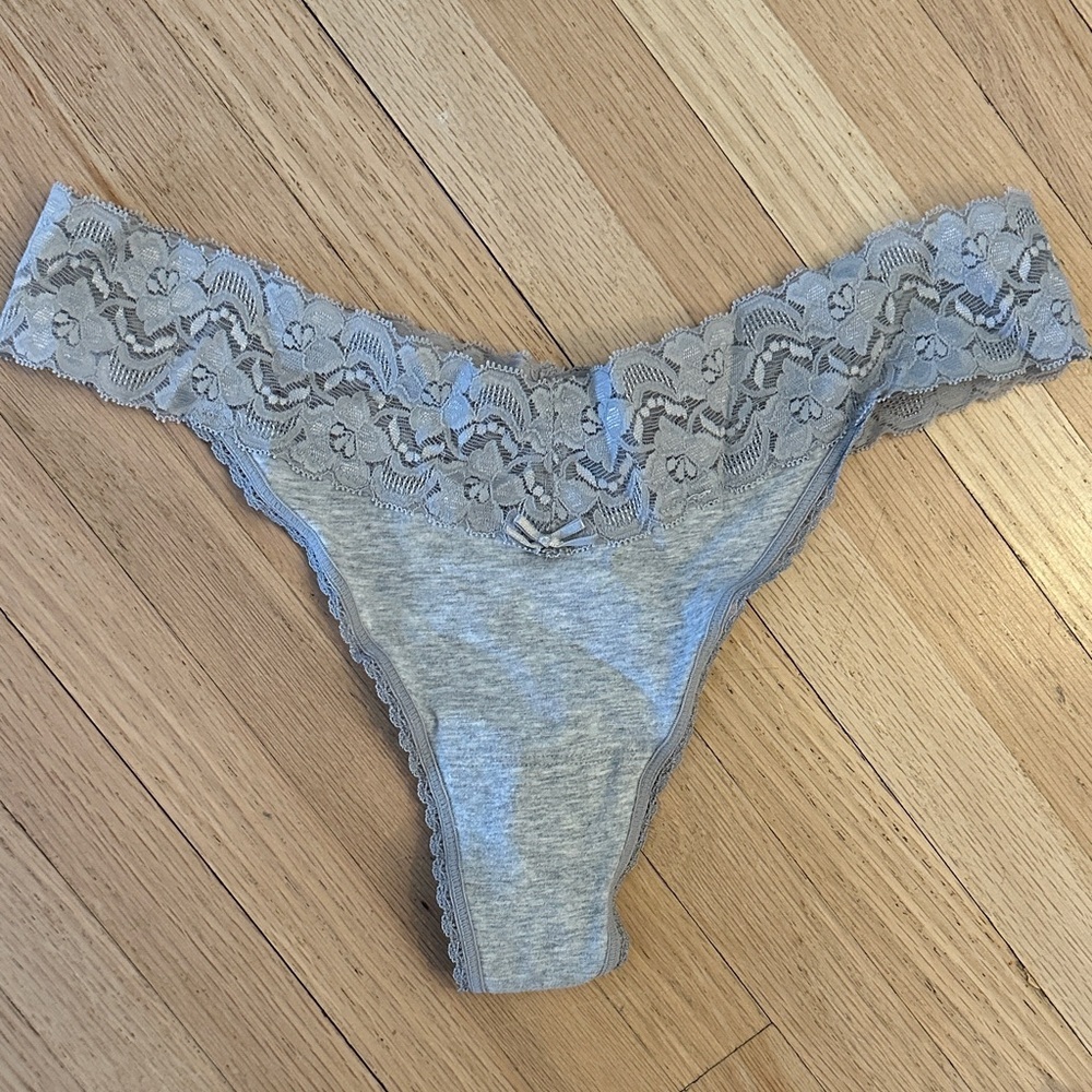 BNWT Grey Lace Trim Cotton Thong - large